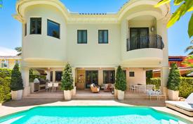 Villa – Pine Tree Drive, Miami Beach, Floride,  Etats-Unis. $2,749,000