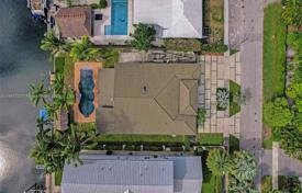 Maison en ville – North Miami, Floride, Etats-Unis. $2,675,000