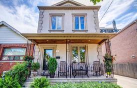 Maison en ville – East York, Toronto, Ontario,  Canada. C$1,634,000