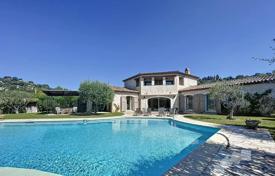 4 pièces villa 300 m² à Mougins, France. 7,500 € par semaine