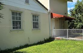 Maison en ville – Coral Gables, Floride, Etats-Unis. $850,000
