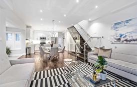 3 pièces maison mitoyenne à Logan Avenue, Canada. C$1,472,000