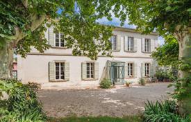Maison de campagne – Avignon, Provence-Alpes-Côte d'Azur, France. 980,000 €
