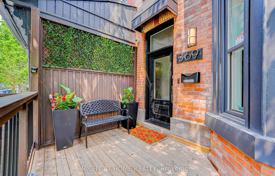 Maison mitoyenne – Sackville Street, Old Toronto, Toronto,  Ontario,   Canada. C$2,397,000