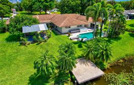 Maison en ville – Davie, Broward, Floride,  Etats-Unis. $1,199,000
