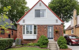 3 pièces maison en ville à East York, Canada. C$1,089,000