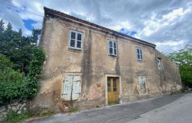 3 pièces maison en ville 250 m² à Trsat, Croatie. 550,000 €