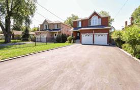 4 pièces maison en ville à Scarborough, Canada. C$1,414,000