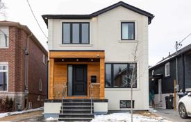 Maison en ville – East York, Toronto, Ontario,  Canada. C$2,011,000
