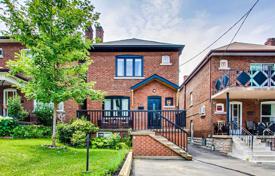 3 pièces maison en ville en York, Canada. C$1,150,000