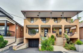 Maison mitoyenne – York, Toronto, Ontario,  Canada. C$1,654,000
