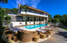 Villa – Saint-Jean-Cap-Ferrat, Côte d'Azur, France. Price on request