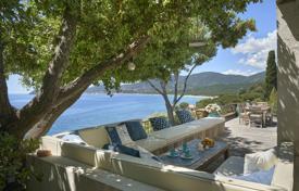 Villa – La Croix-Valmer, Côte d'Azur, France. 18,000 € par semaine