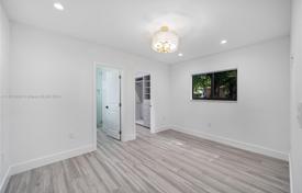 Maison en ville – Coral Gables, Floride, Etats-Unis. $1,825,000