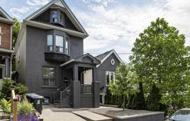 6 pièces maison en ville à Old Toronto, Canada. C$1,595,000