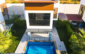 Villa – Kusadasi, Aydin, Turquie. $241,000