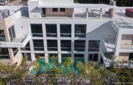 Villa – Miami Beach, Floride, Etats-Unis. $3,475,000