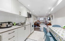 5 pièces maison mitoyenne à North York, Canada. C$1,536,000