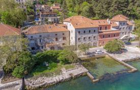Villa – Prčanj, Kotor, Monténégro. 745,000 €