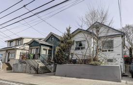 Maison en ville – Woodbine Avenue, Toronto, Ontario,  Canada. C$1,247,000