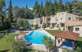 7 pièces villa à Mougins, France. 12,000 € par semaine