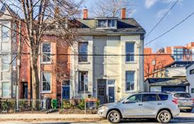 Maison mitoyenne – Wellington Street West, Old Toronto, Toronto,  Ontario,   Canada. C$1,457,000