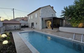 4 pièces maison en ville 130 m² à Višnjan, Croatie. 580,000 €