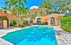 Villa – Miami, Floride, Etats-Unis. 2,004,000 €