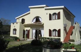 Villa – Pula (Italy), Sardaigne, Italie. 1,300,000 €
