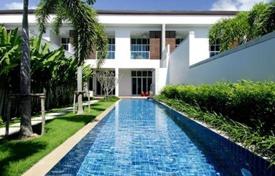 4 pièces maison mitoyenne 202 m² en Mueang Phuket, Thaïlande. $3,400 par semaine