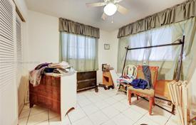 Maison en ville – Tamarac, Broward, Floride,  Etats-Unis. $300,000