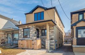 6 pièces maison en ville en York, Canada. C$1,593,000