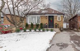 Maison en ville – Woodbine Avenue, Toronto, Ontario,  Canada. C$1,010,000