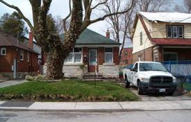 3 pièces maison en ville en York, Canada. C$1,101,000