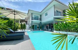 5 pièces villa 428 m² en Pattaya, Thaïlande. $490,000