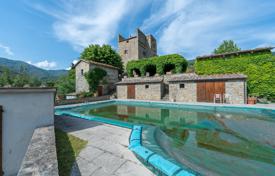 15 pièces domaine 636 m² à Cortona, Italie. 1,670,000 €