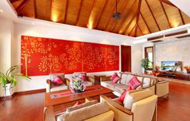 Villa – Surin Beach, Choeng Thale, Thalang,  Phuket,   Thaïlande. $1,874,000