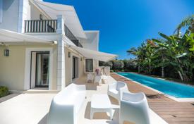 Villa – Cap d'Antibes, Antibes, Côte d'Azur,  France. 12,500 € par semaine