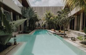 5 pièces villa 600 m² à Berawa Beach, Indonésie. de $2,972,000