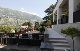 Maison de campagne – Muo, Kotor, Monténégro. 1,750,000 €
