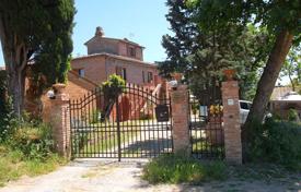 8 pièces villa 580 m² à Montepulciano, Italie. 1,200,000 €