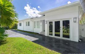 Villa – Surfside, Floride, Etats-Unis. $1,550,000