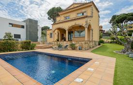 4 pièces villa 332 m² à Lloret de Mar, Espagne. 779,000 €