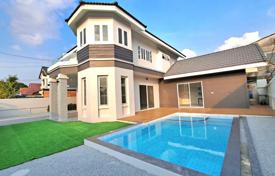 3 pièces maison de campagne 242 m² en Pattaya, Thaïlande. $229,000