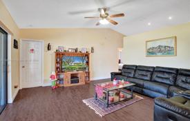 Maison en ville – Coral Springs, Floride, Etats-Unis. $575,000