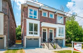 4 pièces maison mitoyenne à North York, Canada. C$1,656,000