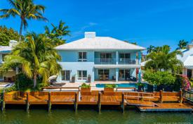 Villa – Fort Lauderdale, Floride, Etats-Unis. 2,126,000 €