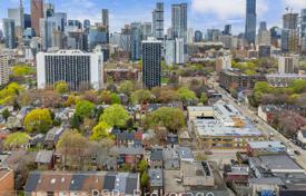 11 pièces maison en ville à Old Toronto, Canada. C$2,064,000