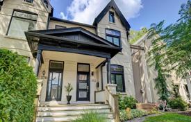 Maison mitoyenne – Logan Avenue, Toronto, Ontario,  Canada. C$1,902,000