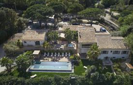 15 pièces maison de campagne à Saint Tropez, France. 42,000 € par semaine